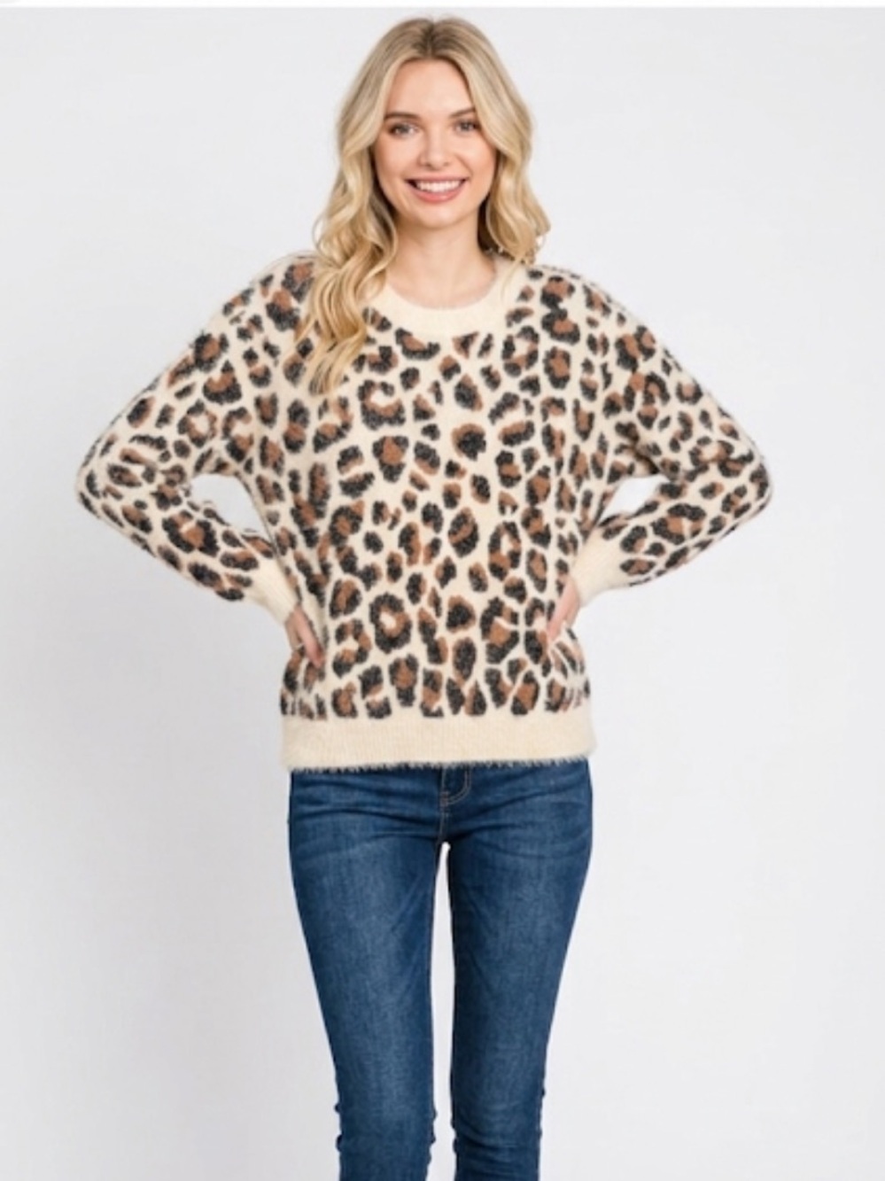 Le Lis Cream and Brown Leopard orint cozy fuzzy Sweater size small